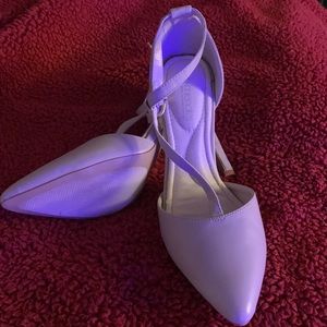 Nude /Valencia heels-Worn one time 2hours